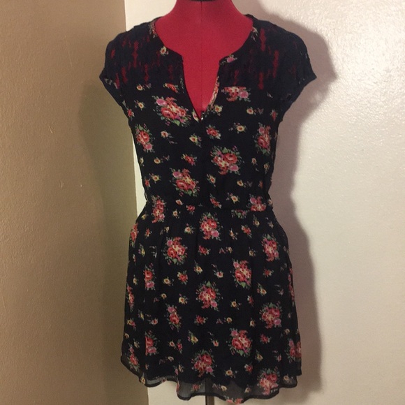 GUC A&F Floral Lace Dress - Picture 2 of 7